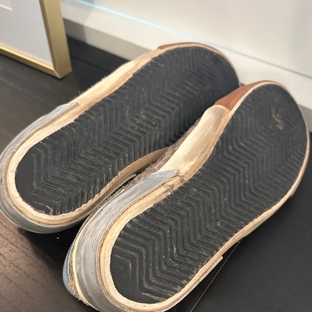 Golden Goose Women's Pink and Beige Star Sneakers - Picture 5 of 5